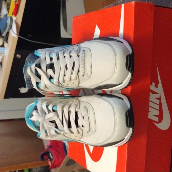 Nike air max 90 essential sport turquoise. Size 9 - Picture 2 of 8